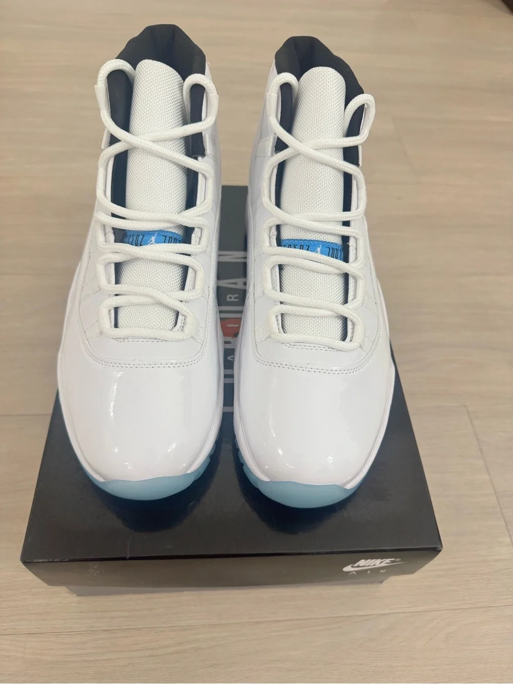 Jordan 11 Legend Blue